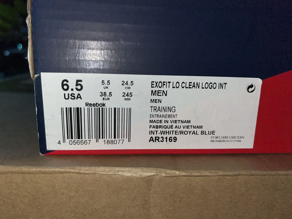 Продавам черен Reebok класик