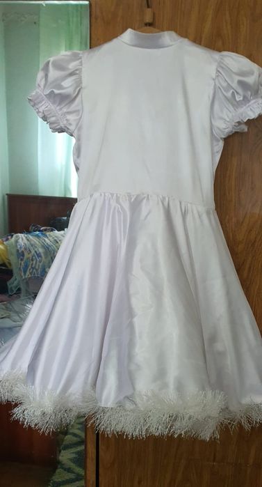 Нарядные платья на девочк.