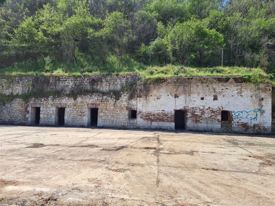 Дава се под наем Парцел в Русе, Промишлена зона - Запад - 4000 кв.м за 765 € - Снимка #2