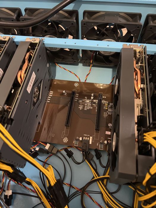 Новый собранный майнинг риг, майнинг ферма