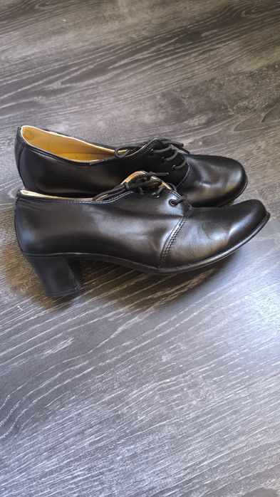 Официални обувки 39 номер