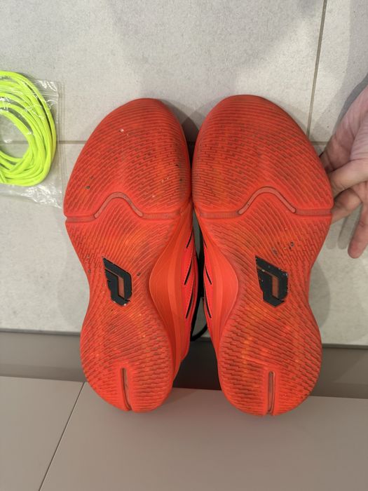 Продам мужские кроссовки