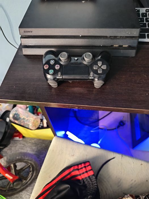 Ps4 pro plus 4 jocuri
