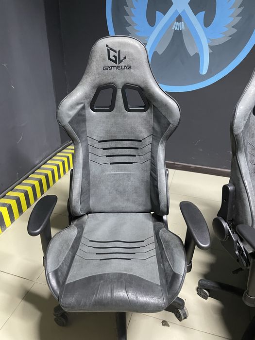 Б/у компьютерное кресло в отличном состоянии