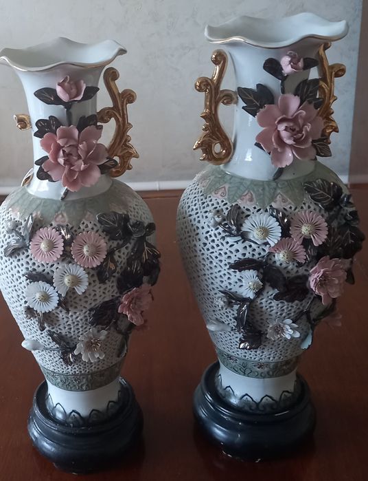 Декоративная ваза