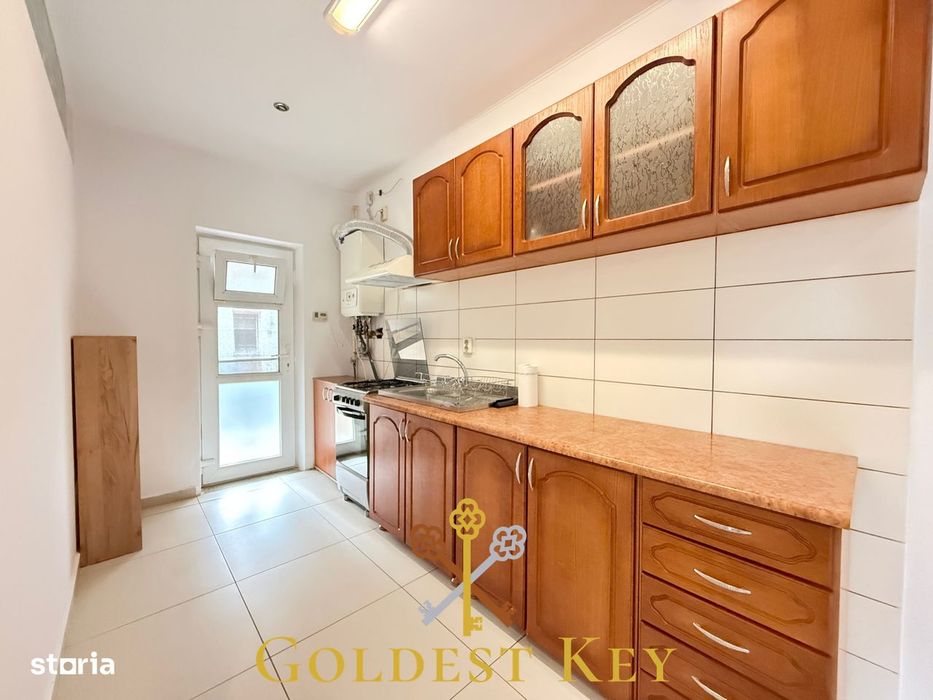 Apartament spatios cu 2 dormitoare, balcon, terasa si parcare! Eroilor
