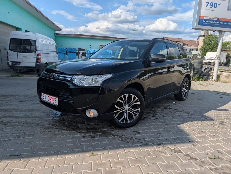 Mitsubishi Outlander 3