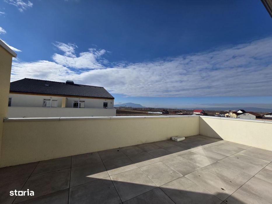 Apartament 3 camere tip penthouse, Sanpetru