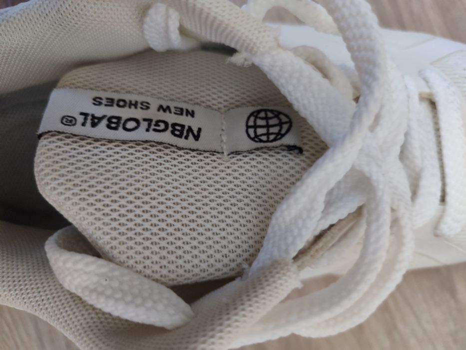 Продам кроссовки