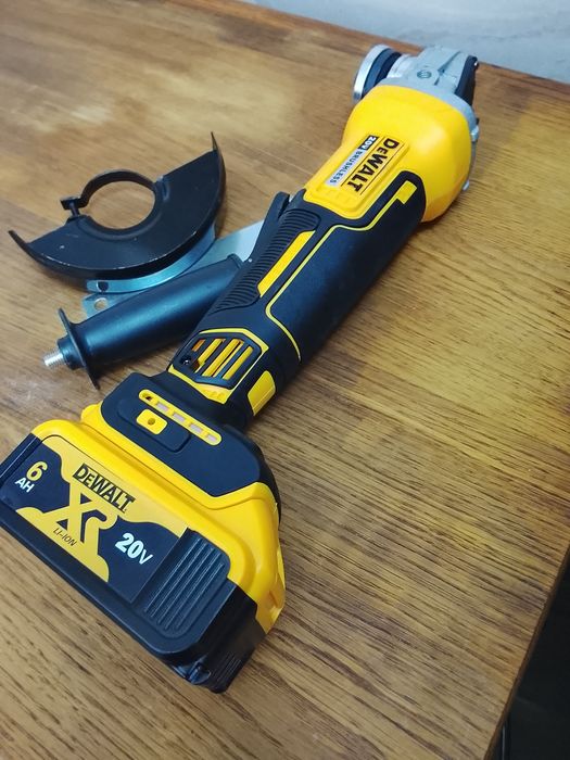Flex DeWalt cu variator de viteza și o baterie de 6A NOU
