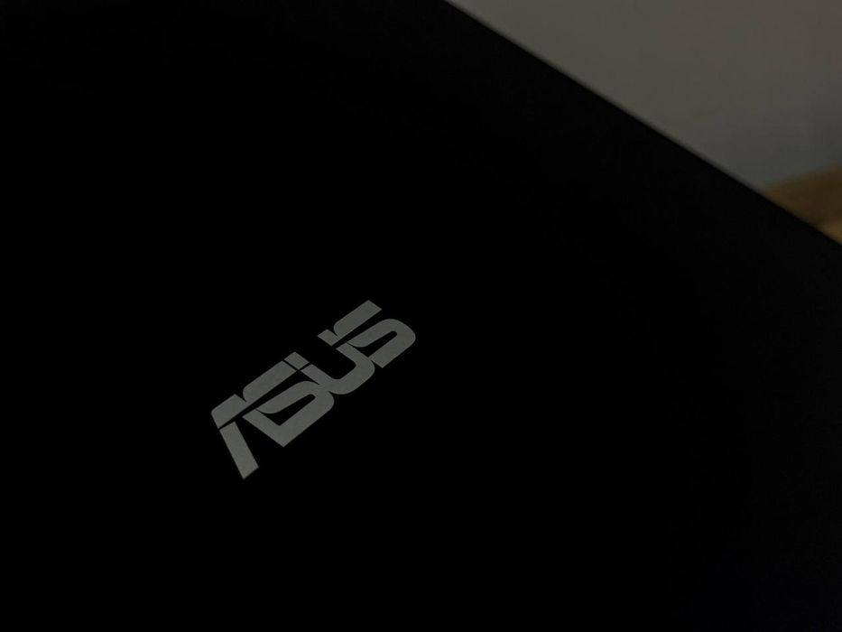 Asus ExpertBook kuchli noutbook 12-AVLOD