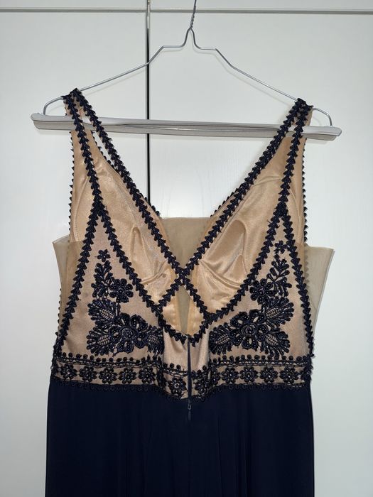 Официална  рокля