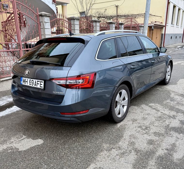 Skoda Superb  2.0 tdi DSG