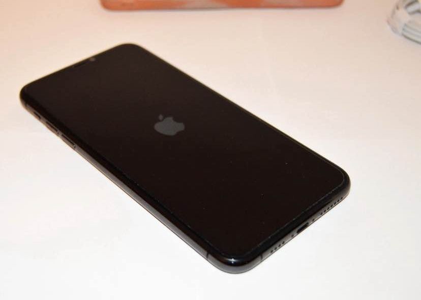 Vând iPhone 11 Pro Max Space Gray 64GB