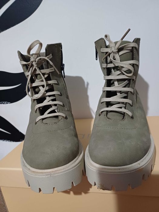 Vand bocanci din piele naturala marime 34