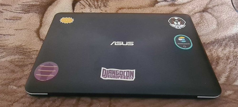 Dezmembrez laptop ASUS F556U placa baza functionala cu I7-6500U