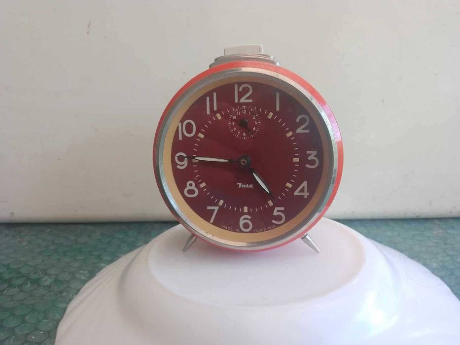 Ceas desteptator de masa-mecanic JNSA fabricatie fosta YUGOSLAVIA