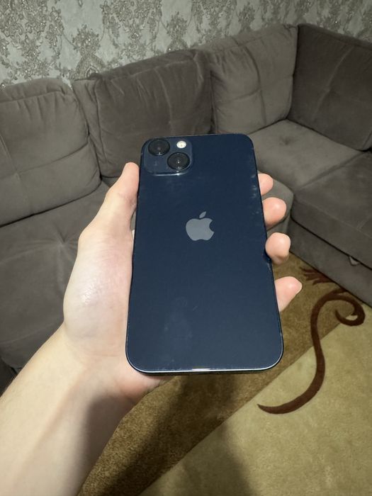 Продам айфон 13