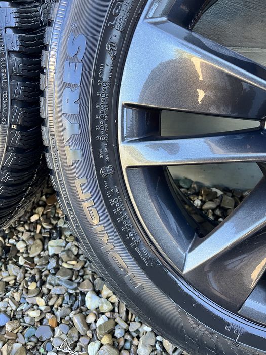 Vând set complet de 4 roți originale Škoda, provenite de pe autoturismul personal Škoda Karoq 4x4.