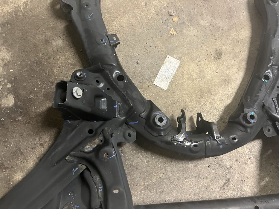 Тесла 3/Y преден мост