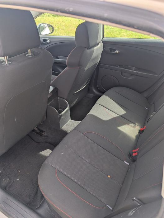 SEAT Leon 2010 — imagine 5