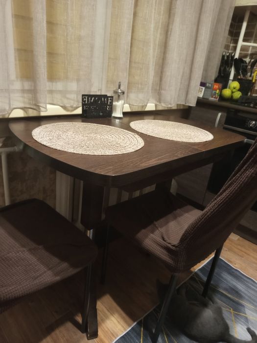 Стол обеденный со стульями