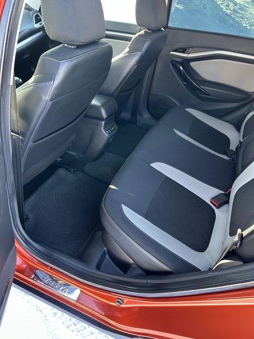 Продам Ладу Весту СВ Кросс