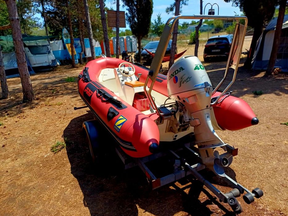 Надуваема лодка ZODIAC PRO 4.2m с мотор 40к.с и колесар