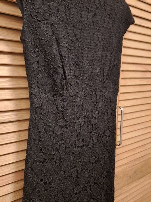 Rochie Sara Jones dantela neagra