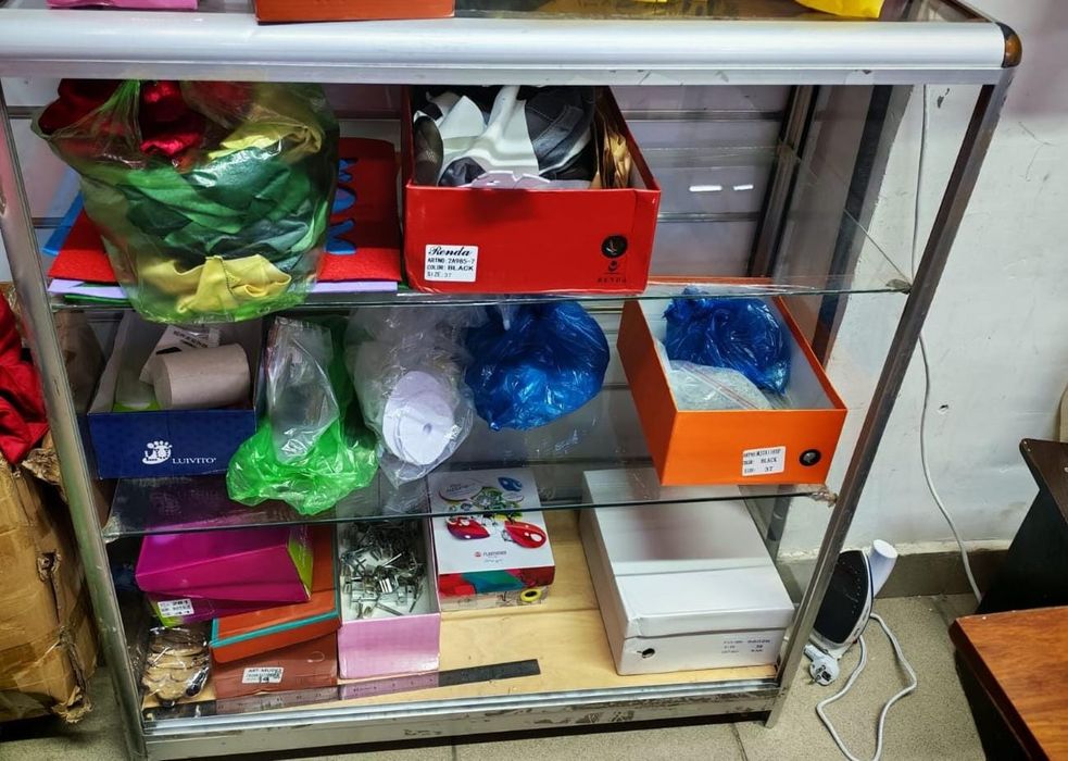 Продам витрины, нормальные