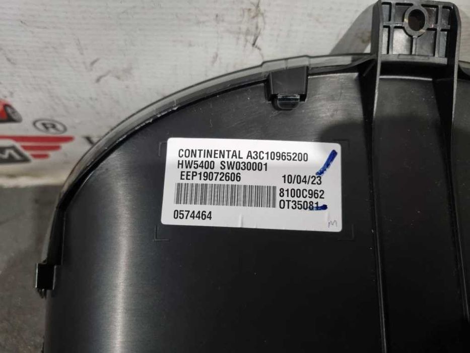 Ceasuri bord (0 KM)  Mitsubishi Eclipse Cross