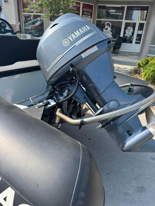 Продавам надуваема лодка рип Zodiac 4.80m