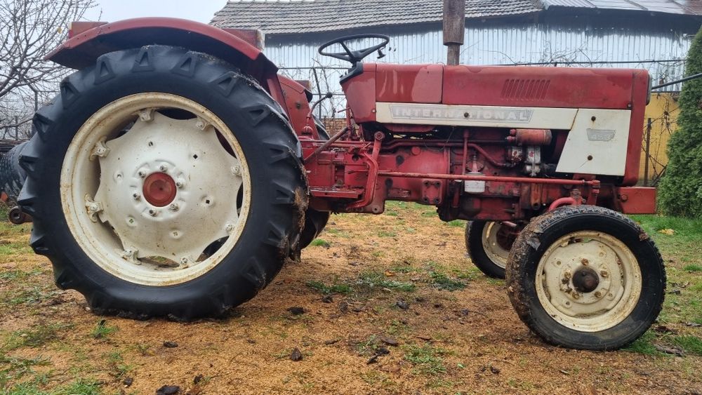 Internațional 453 3 pistoane + Remorcă 5T