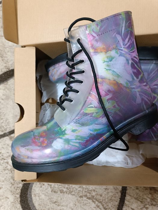 Женские резиновые ботинки