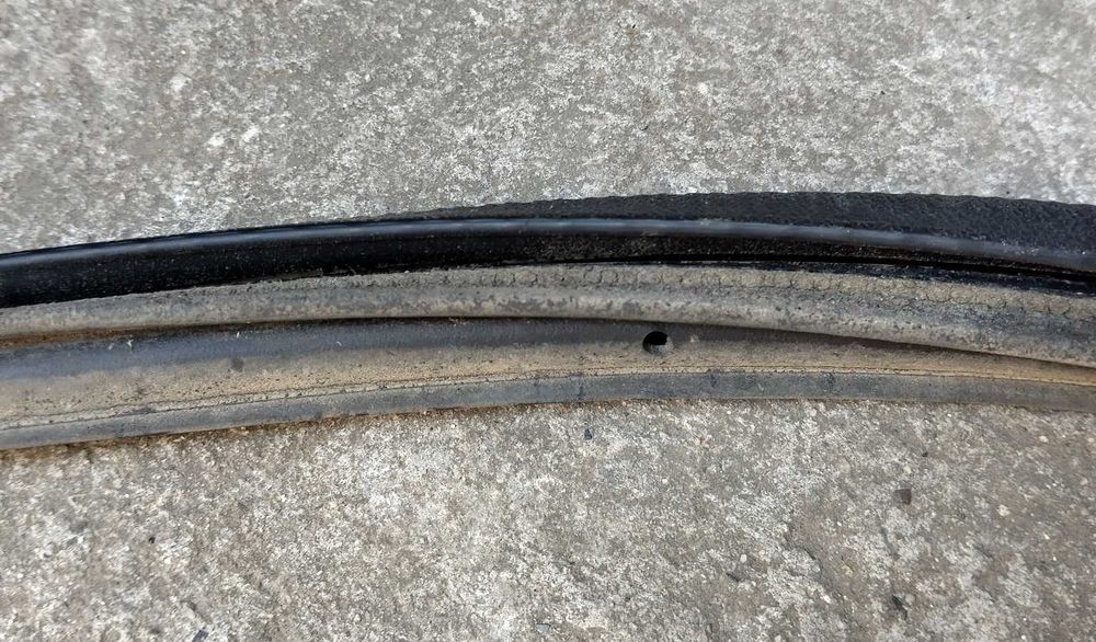 Продавам гумени уплътнения за вратите от RENAULT GRAND SCENIC II