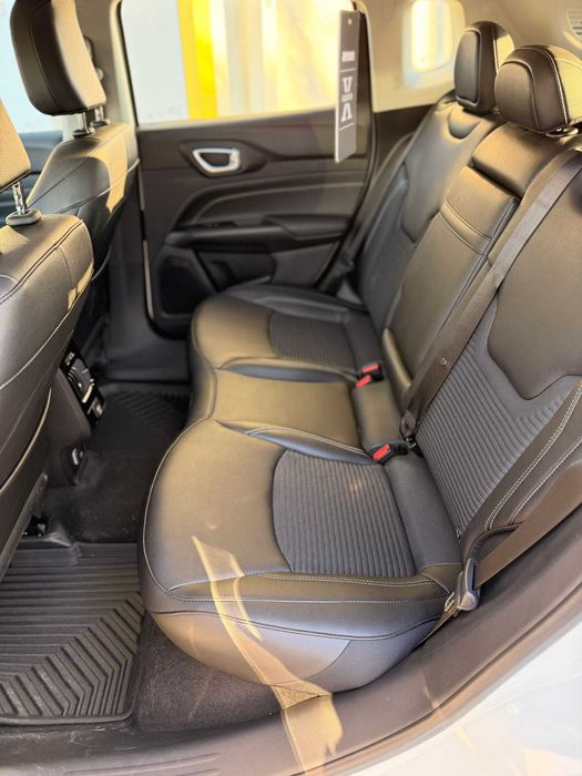 Jeep Compass 4xe Plug-in Hybrid 4x4 Automat 2022 – 6.500 km, ca nou