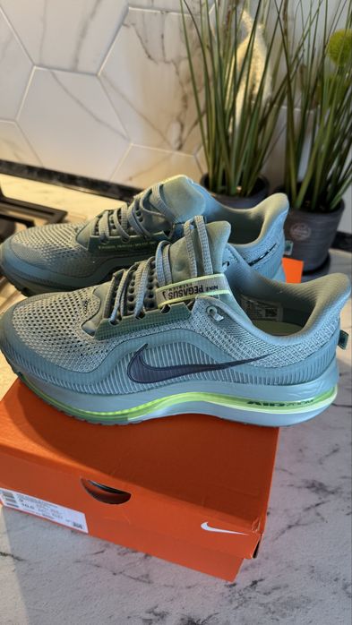 Vand adidasi Nike Pegasus Premium