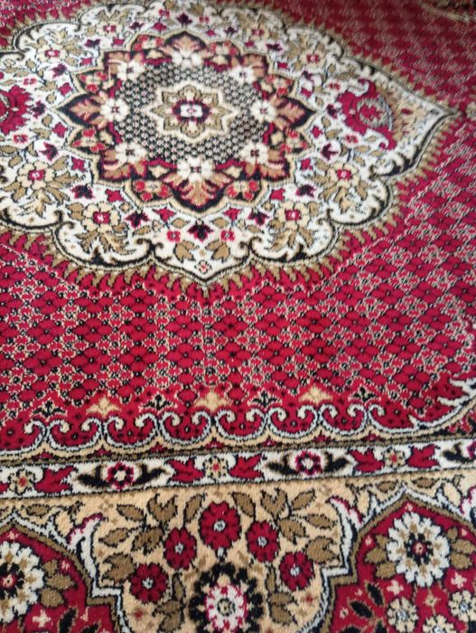 Прекрасен килим нов вълна