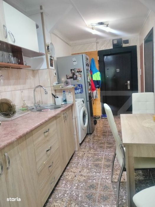 Apartament de vanzare, cu 2 camere, spatios si complet renovat, zona B