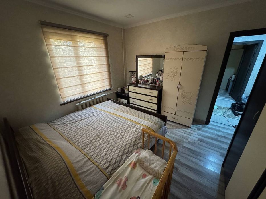 Продается срочно  с ремонтом с парковкой + подвал+ огород карасу 2к