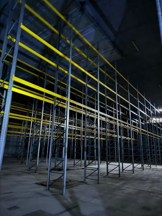 Rafturi metalice industriale pentru depozitare