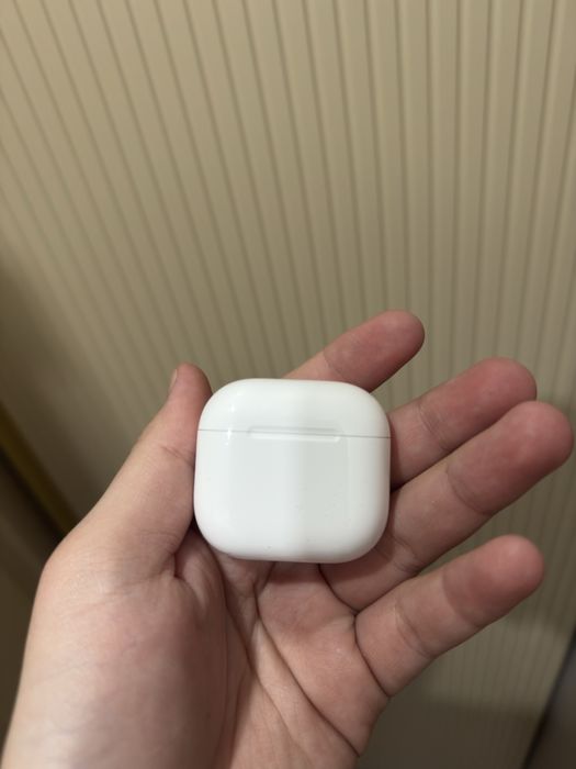 AirPods4