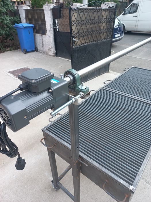 Gratar Rotisor Manual sau Motor