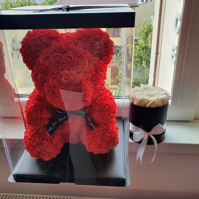 Pachet Ursulet de 40 cm si trandafiri de sapun