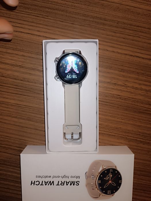 Vând Smartwatch Nou/Damă!