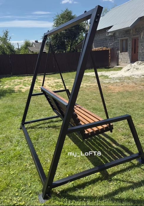 Качели садовые, из металла.
