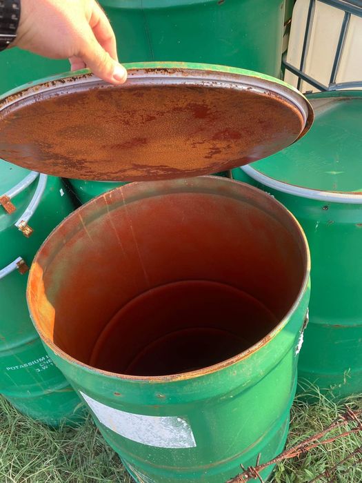 Бидони 1 тон Варели 240 литрови