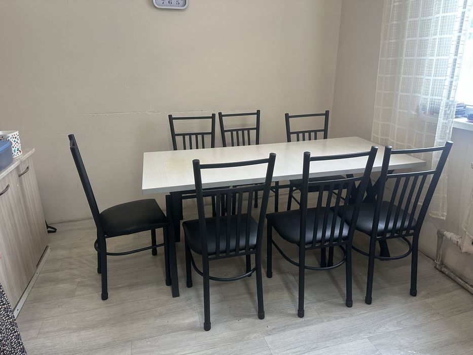 Стол куханный, со стульями