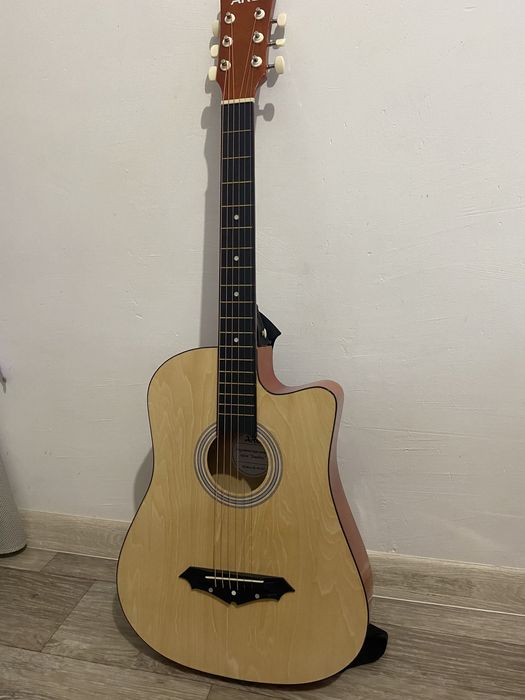 Продам Новый Гитару