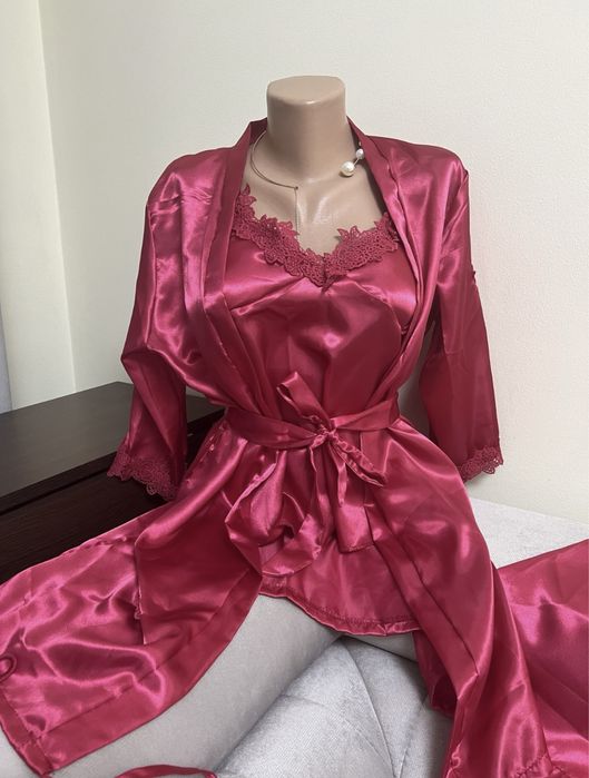 Pijama satin 5 piese (nouă)